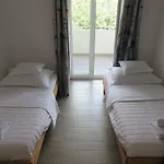 Stars Palace - And Guest house Jezera