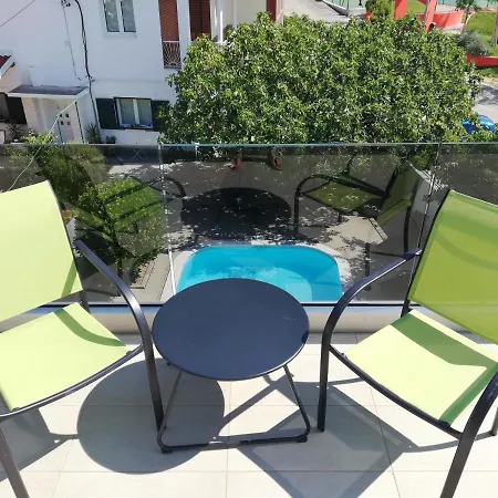 Stars Palace - And イェゼラ