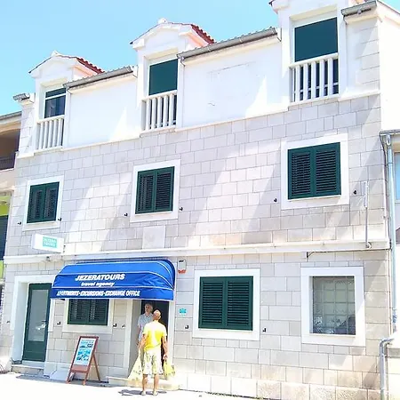 Stars Palace - And Guest house
