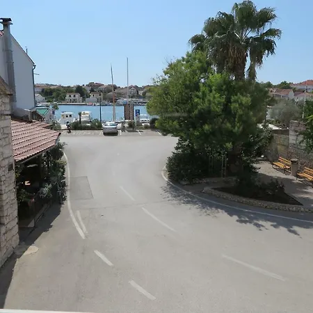 Stars Palace - And 3* Jezera