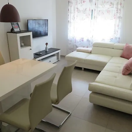 ゲストハウス Stars Palace - And