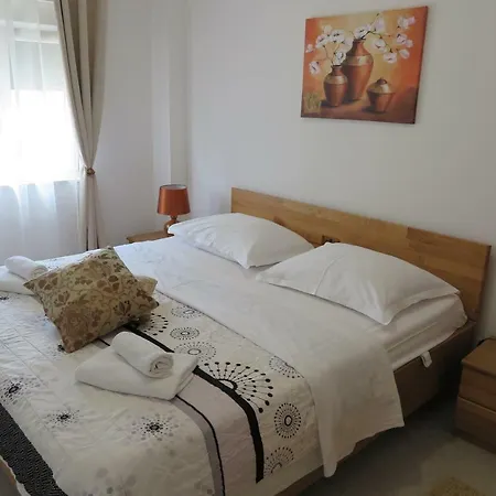 Stars Palace - And Guest house Jezera