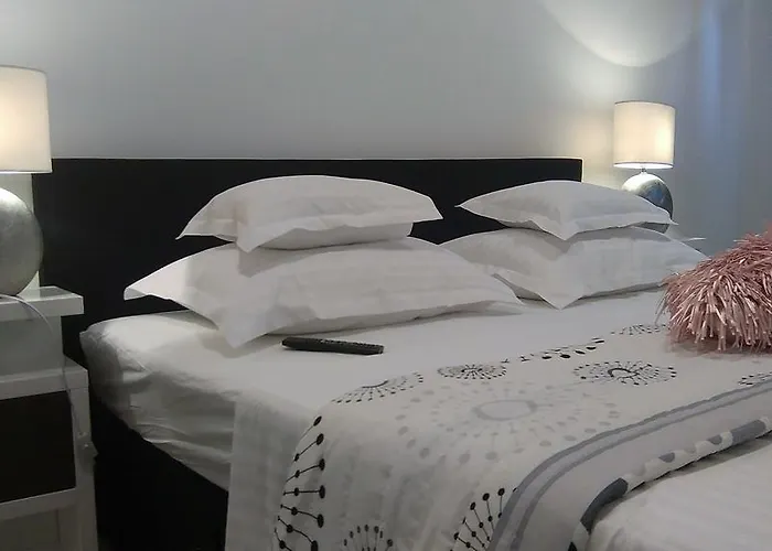 Gasthuis Stars Palace - And Jezera