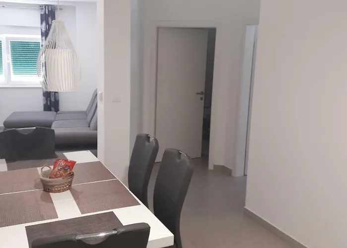 Gasthuis Stars Palace - And