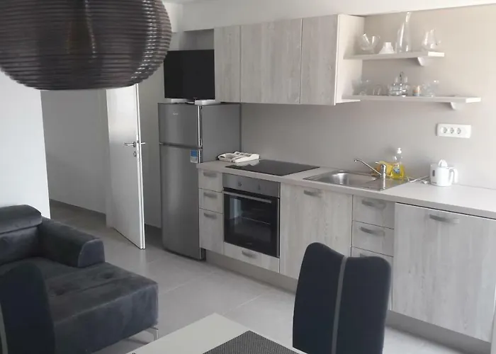 Stars Palace - And 3* Jezera