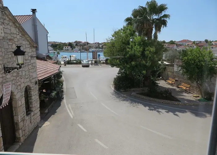 Stars Palace - And 3* Jezera