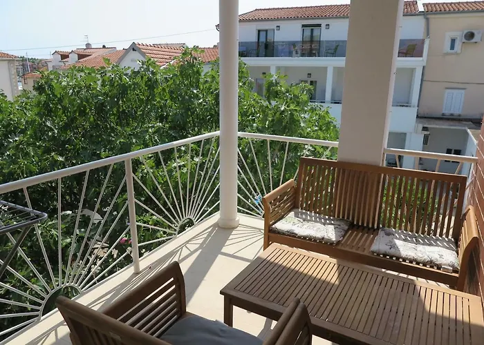 Stars Palace - And Jezera