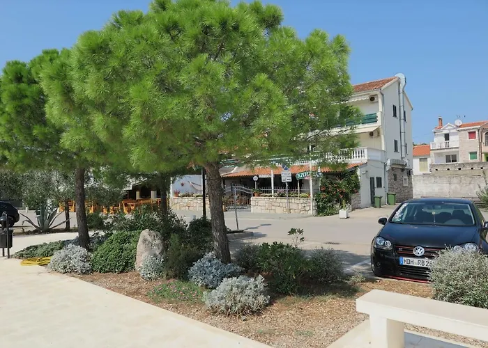 Stars Palace - And Guest house 3*