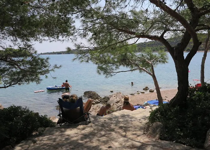 Stars Palace - And Guest house Jezera